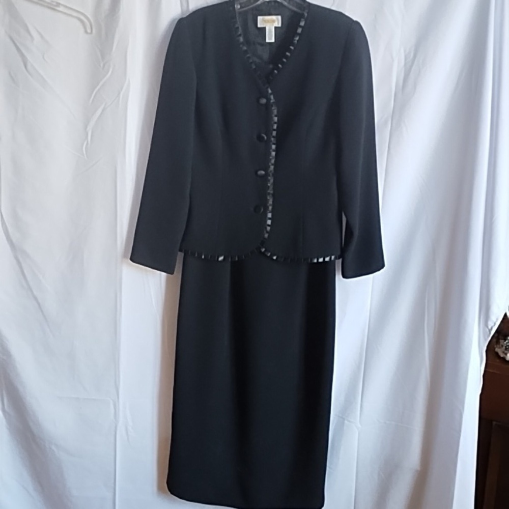 Talbots’s sheath dress and jacket size 2